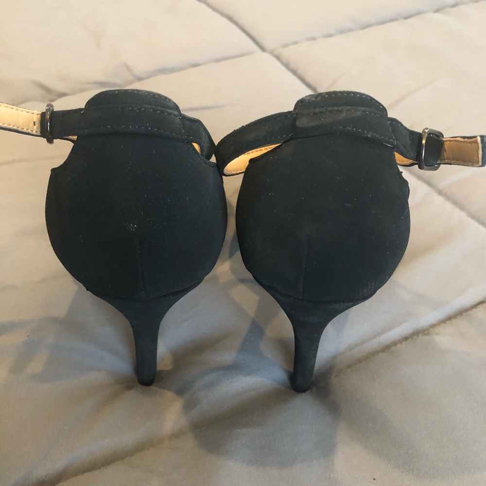 Heels - Picture 2 of 3